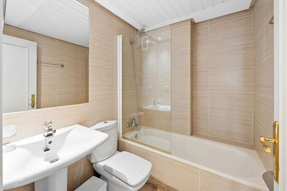 52df4ae6-bcbb-4b76-9a58-411a7552bd08