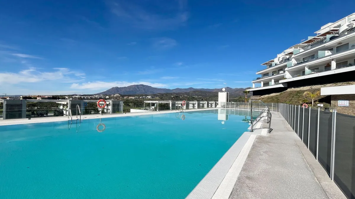 1a0176ff-9744-4c83-9285-af987cc3b7d6