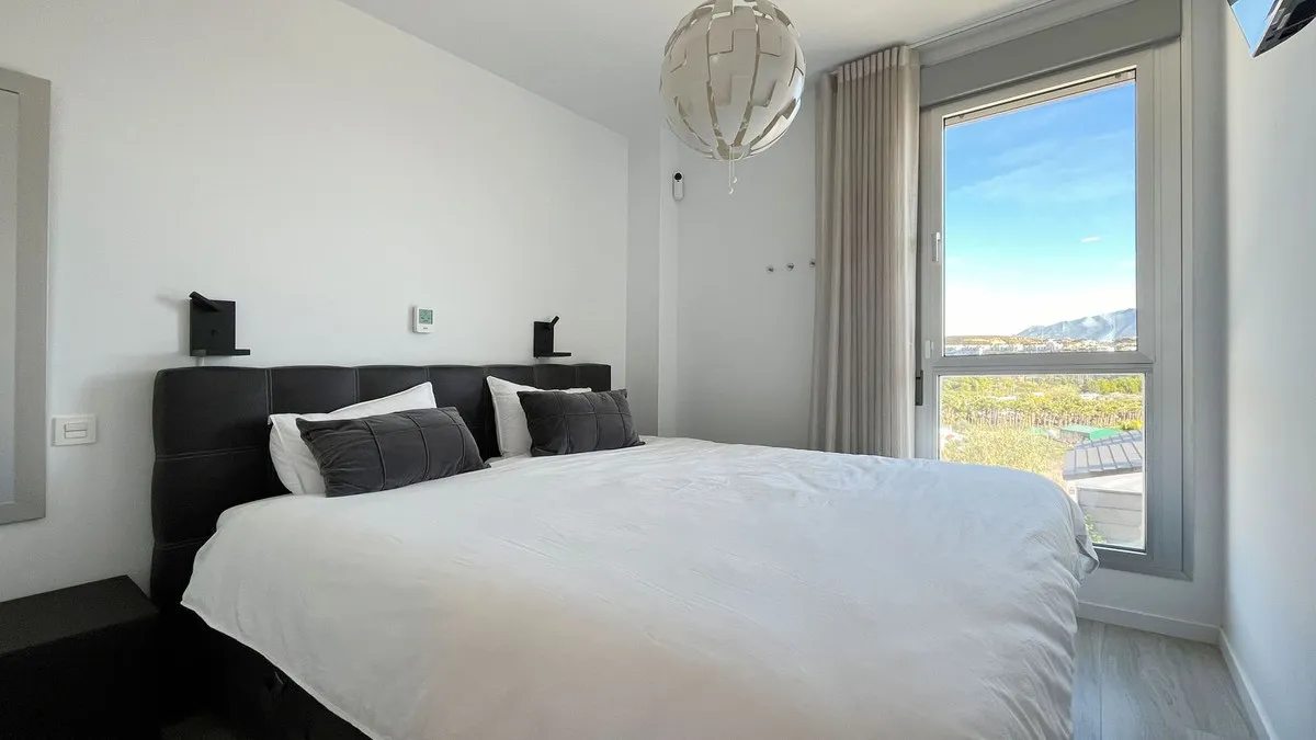 65fc807e-7f06-4eea-8c77-5b2f2a5de68a