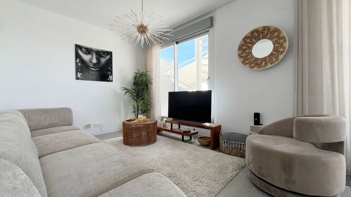 b7c18cbc-d208-424f-bad5-dd7436b74bc8