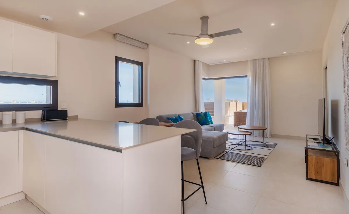 f7780474-41d1-45df-816d-c601a39af9bf