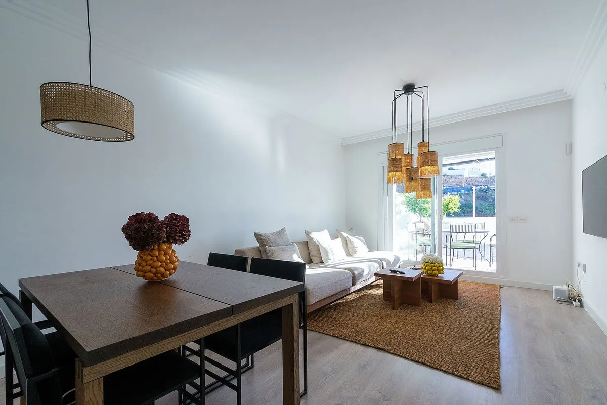 7e01a0d3-e0e0-4086-8fd9-95fb9cade7b8