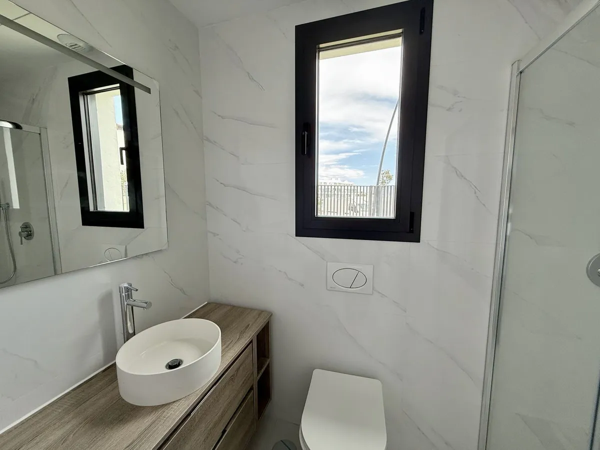 3bfb015b-7c6e-4965-bef2-27fbb8b2c1a3