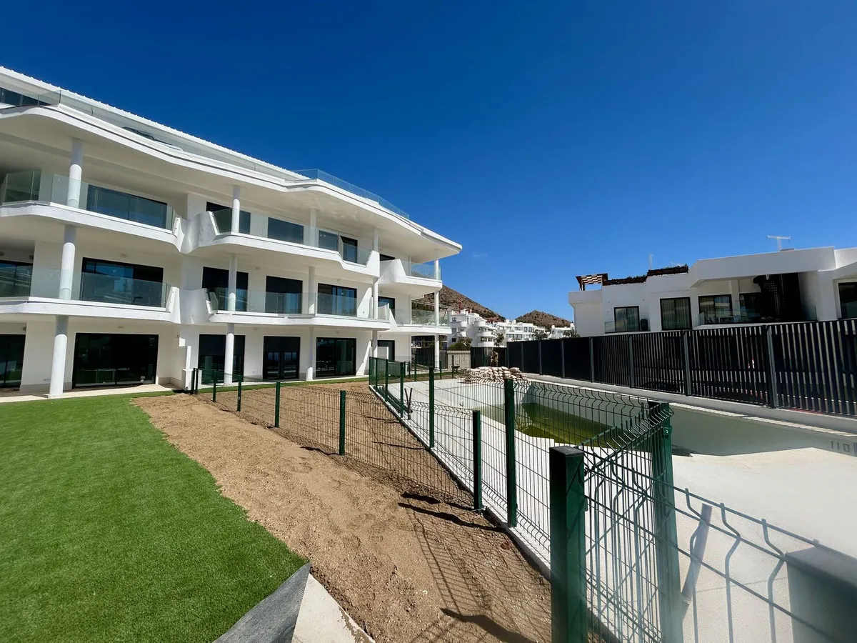 aa1b877d-406f-45db-97c4-075c73a274ba