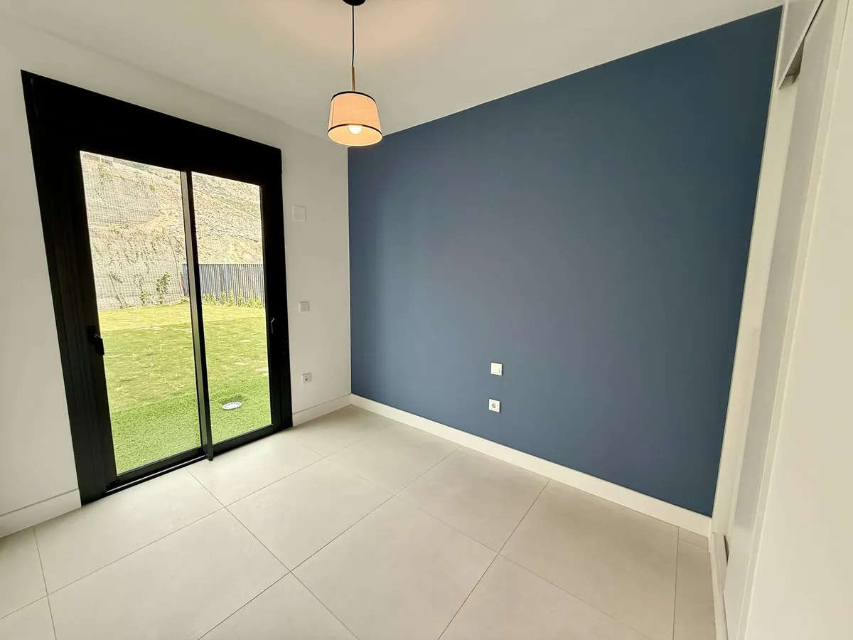 e28a1ef4-a981-4920-90af-a07724c2e6ba