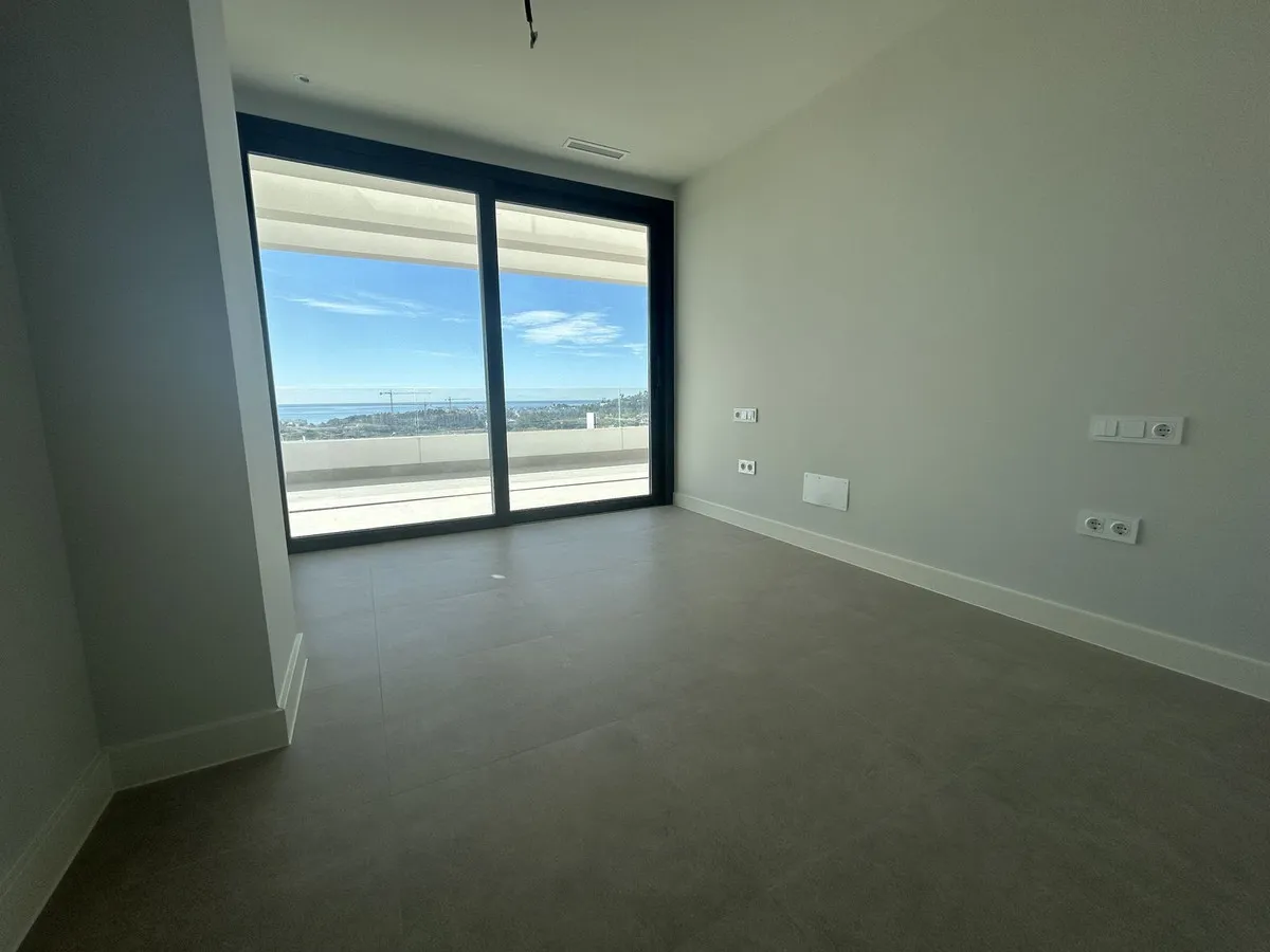 e8a318e5-a310-4fe6-9bcf-40a56b36f14d