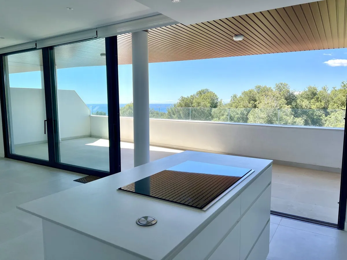 22e9cc05-1195-432d-9a01-8f40931bd3b7