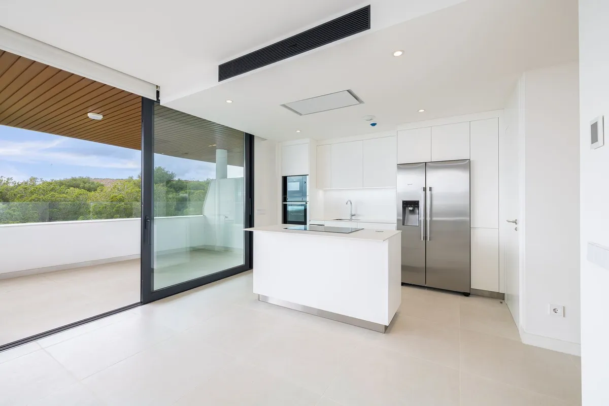 df704405-5d4f-40e5-a62f-43ffd637a373