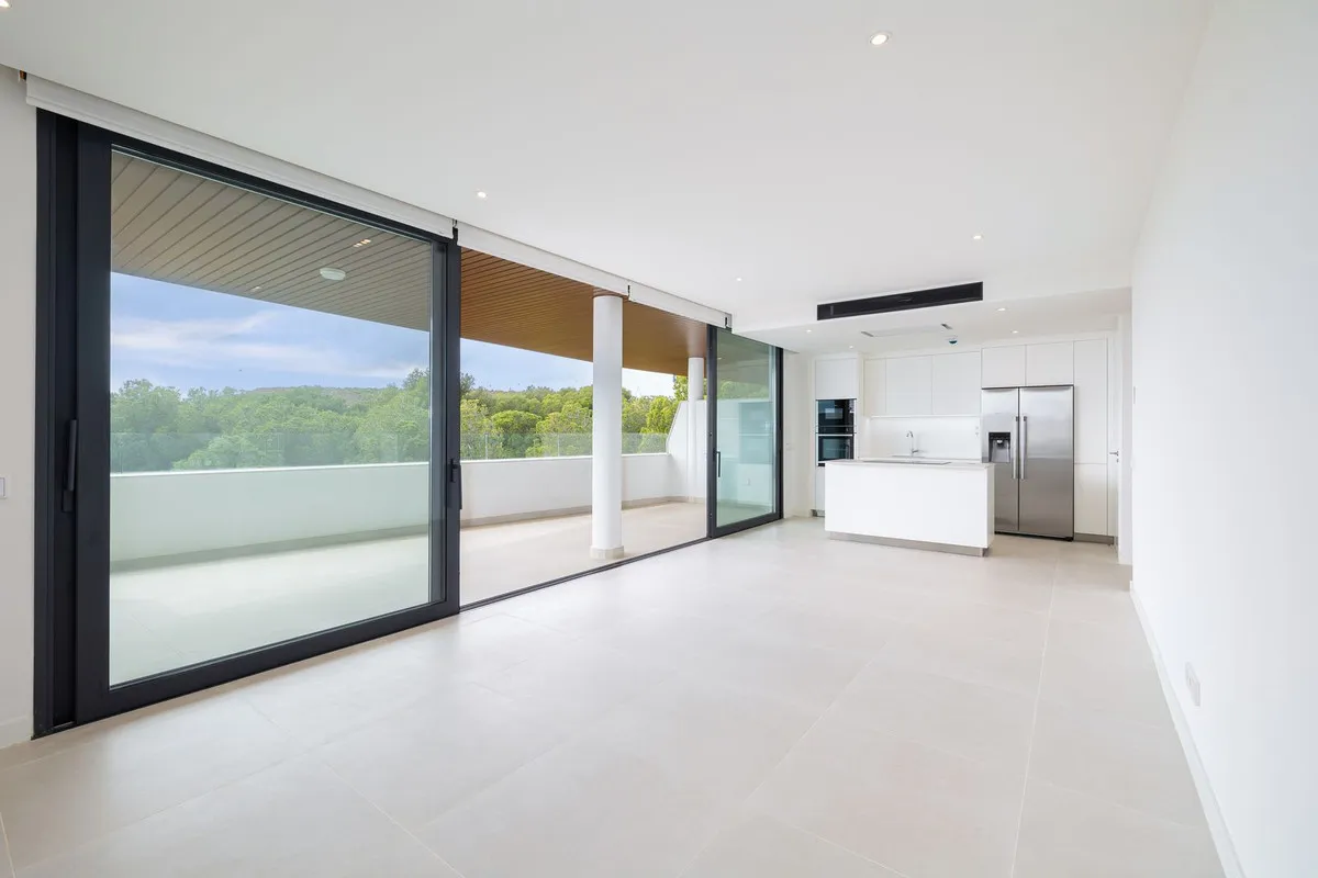 e70dbab2-d508-4904-81b8-71e3aad83450