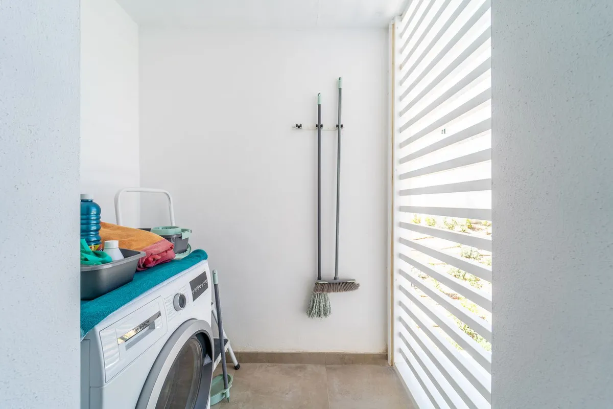 98121b40-3d9a-4e2d-954a-f2e0ab732f57