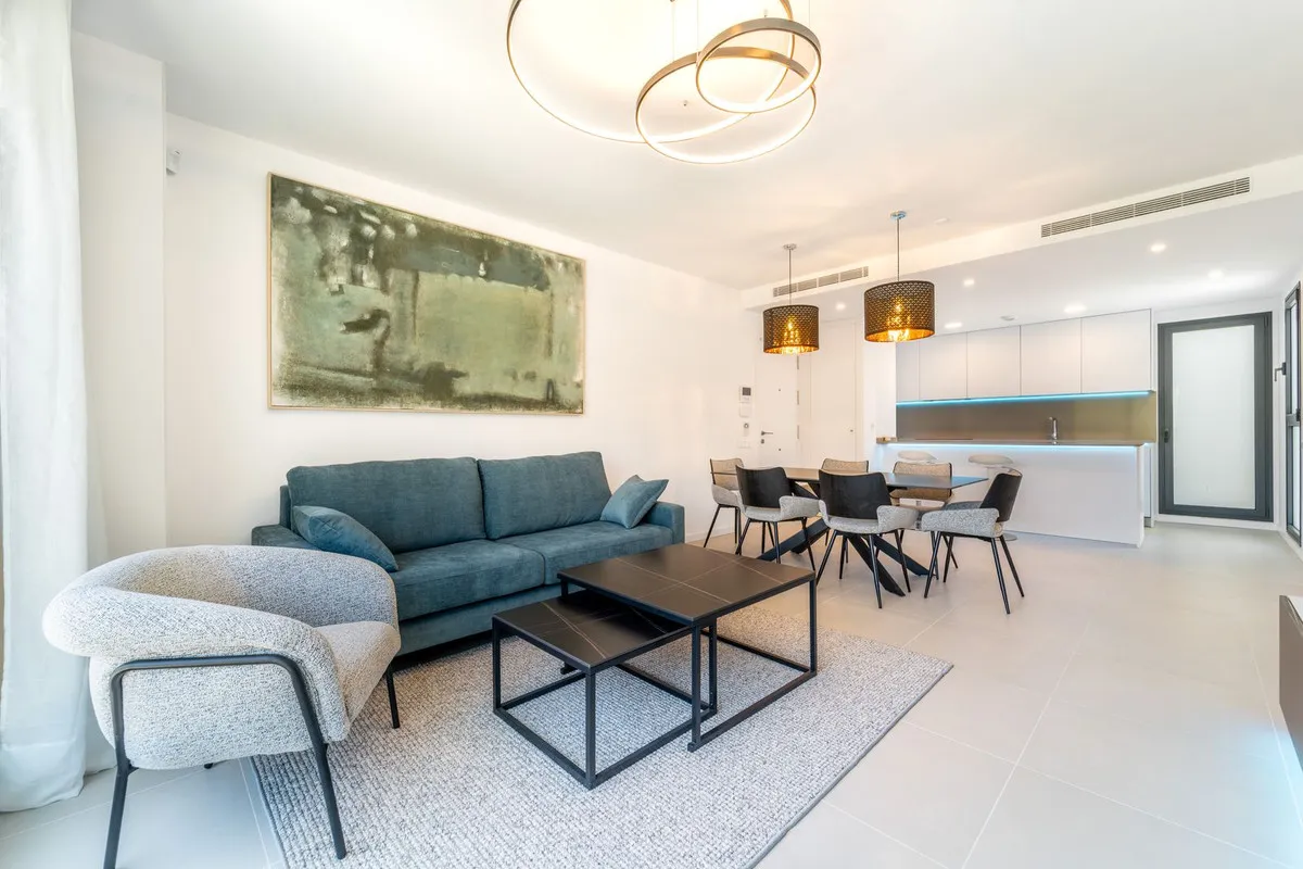 ae92cffa-1018-4048-b740-5c1a750502e1