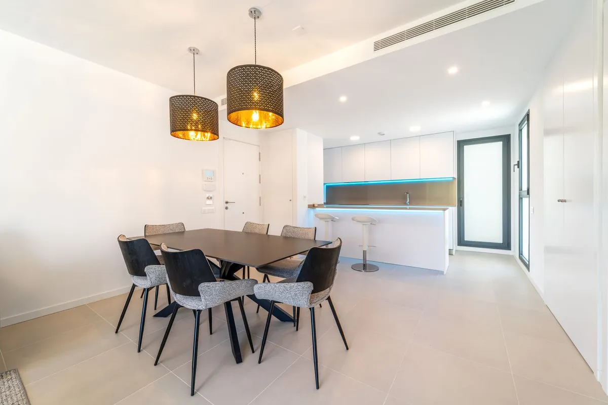 eb289a09-db7c-426f-b321-009b3e97d6ad