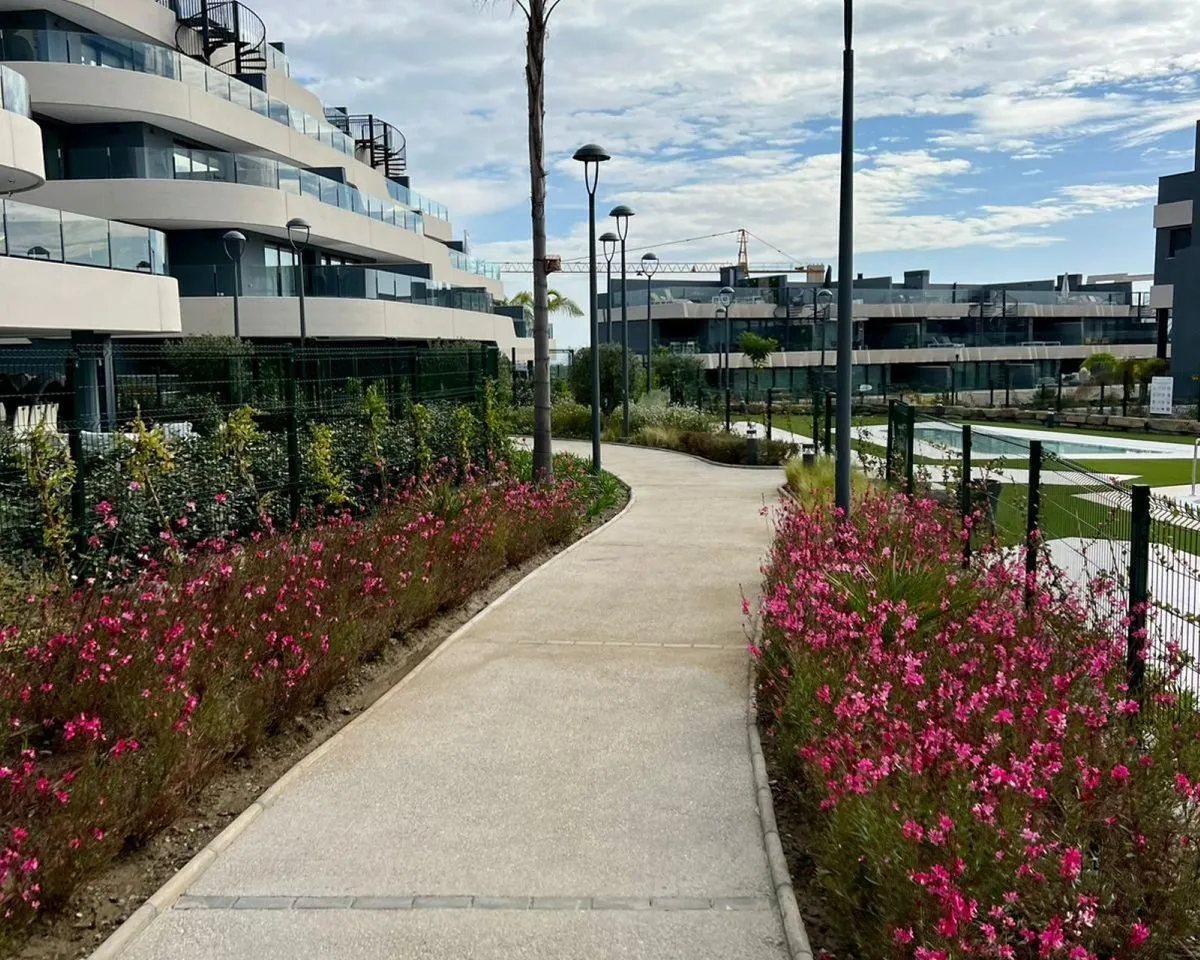 211ba30b-1c03-4e40-8916-4a6e7d42fecd