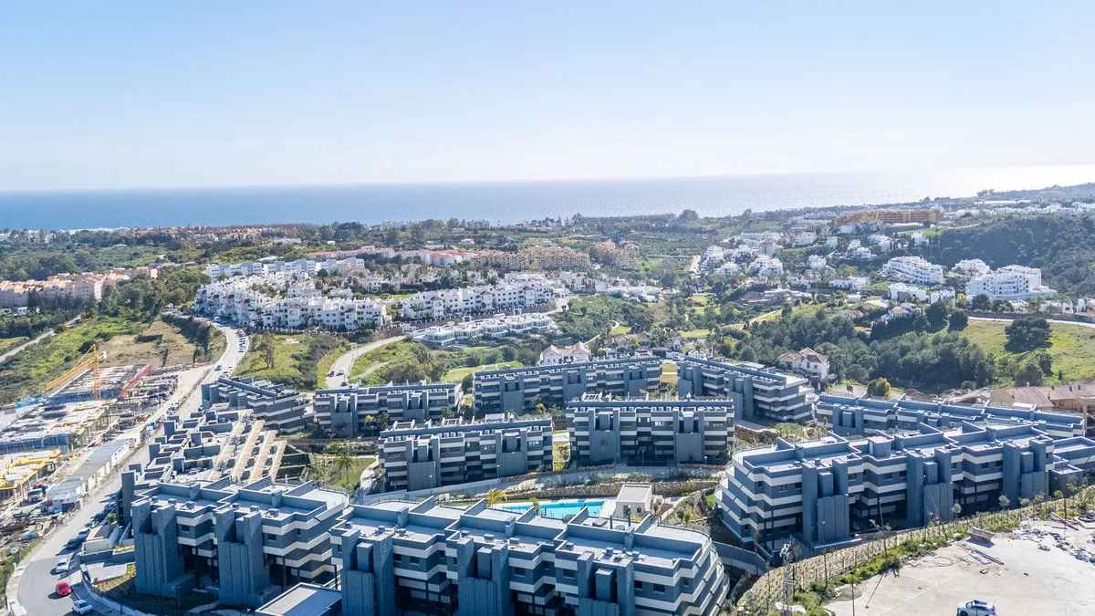 c946a876-7f80-422d-8bc5-7916c39fb6db