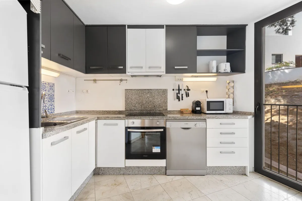 3c6deb32-29d2-4d42-9a47-1ce46f60ae5a