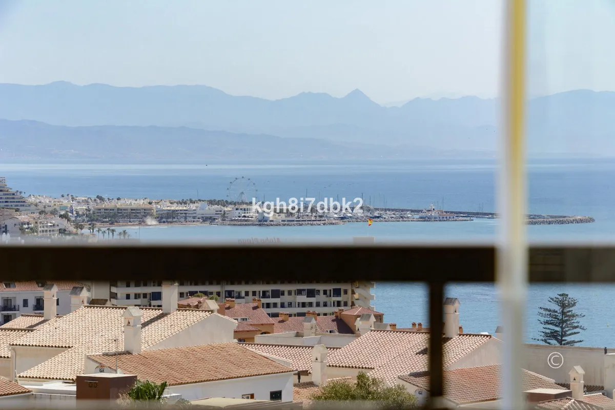 83ba6e8f-789e-44e0-a9e9-abcf06f7e6c1