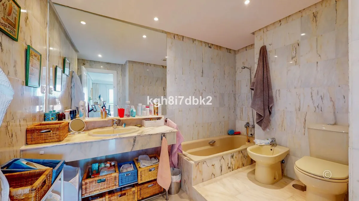 88bdf6fc-b66c-4f05-99ea-96573e2fdefe