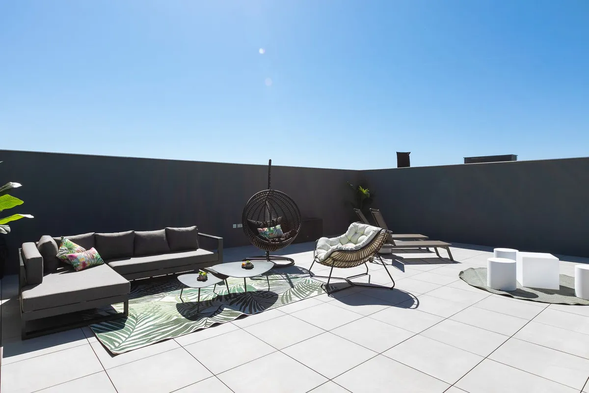 27652551-0b95-46a5-baf7-19a9cdfaa924