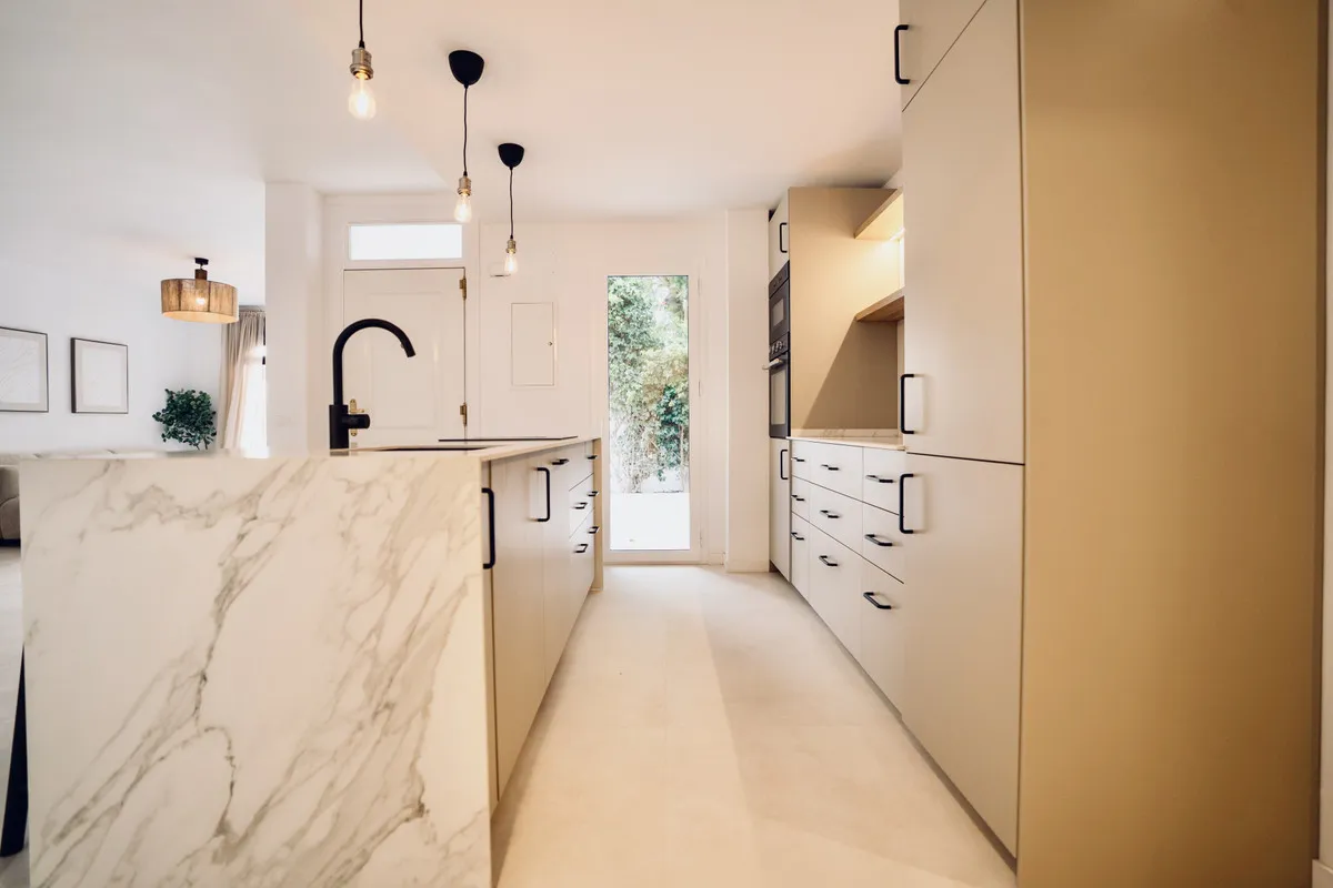 99c2504f-d664-4a5b-9b3f-b72b243a7823