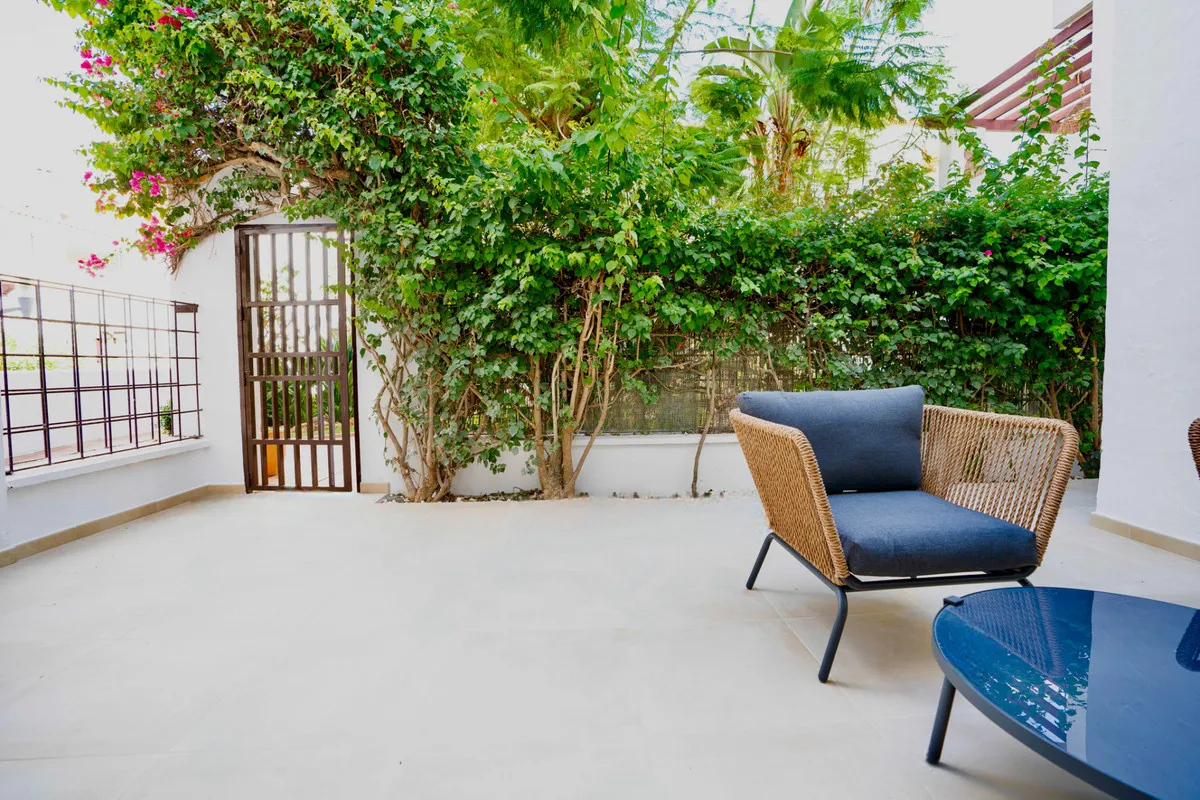 f8d24000-ca97-4821-aa13-04106115ef48