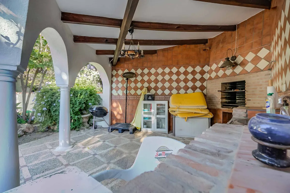 195b9d48-a0b9-475f-9afd-e76397e3c0b0