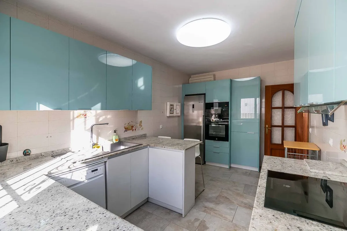 a43866f0-b423-4483-a9ac-5a53270da8c2