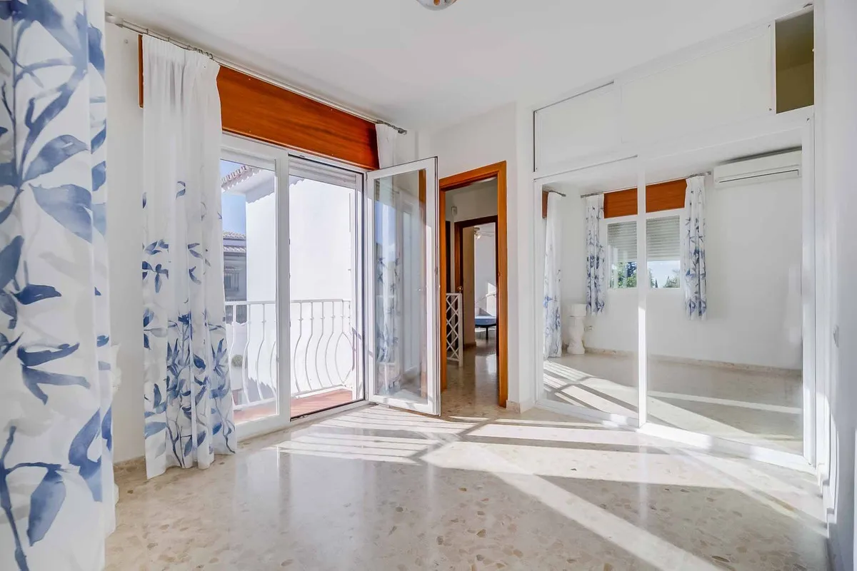 a65c2ea1-6f88-4343-bdfb-18d4d31b4c99