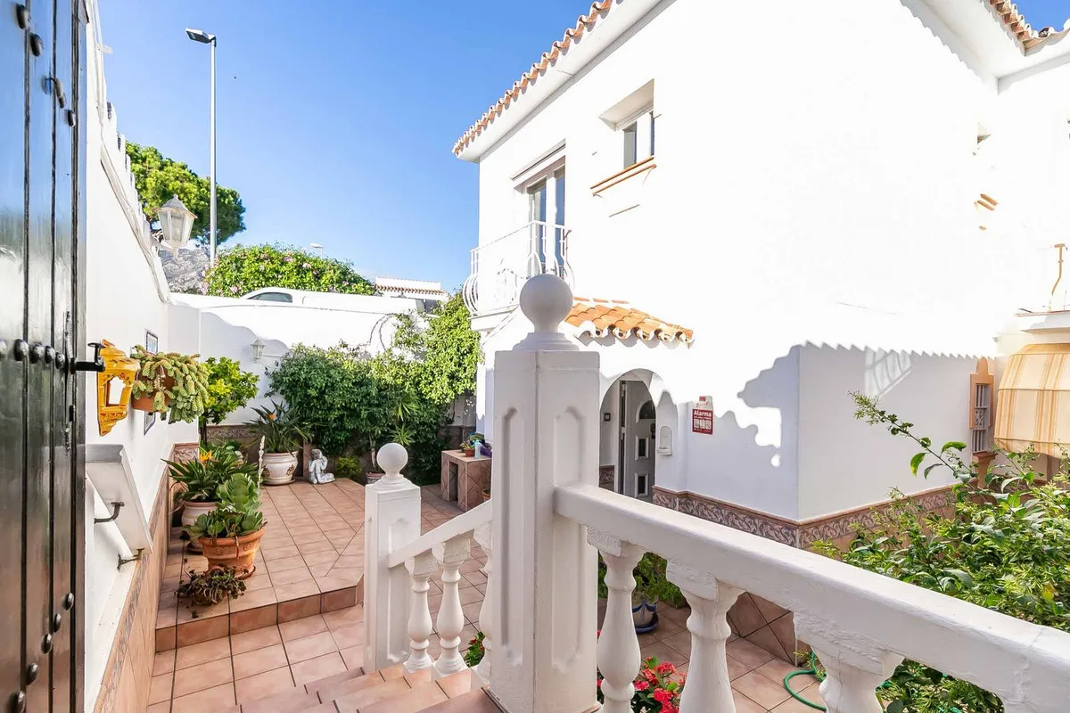 d985daf8-37e9-4d7e-b22c-34de9d2be397