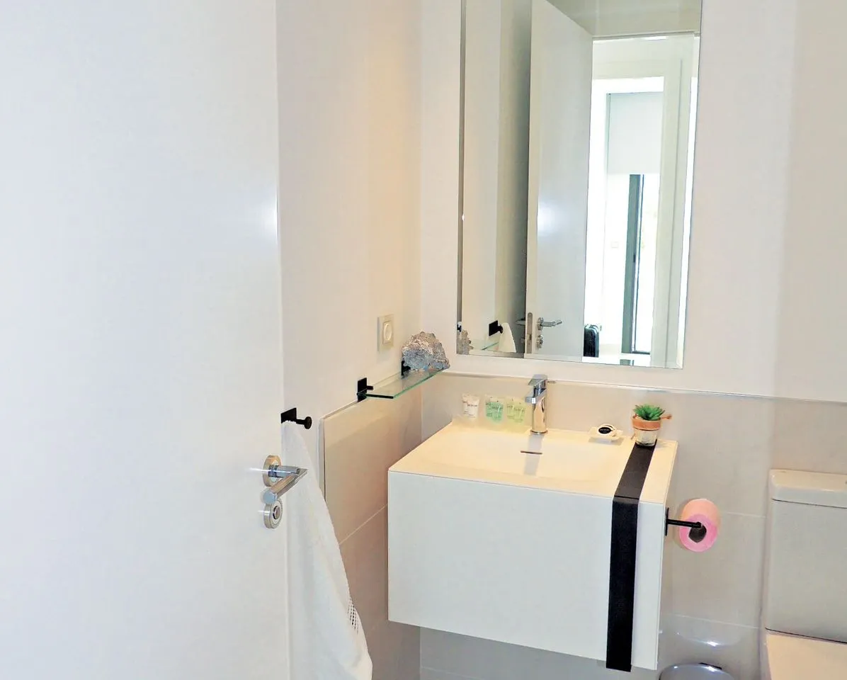 70f8d0be-e064-41d1-ad8e-892e85cff595