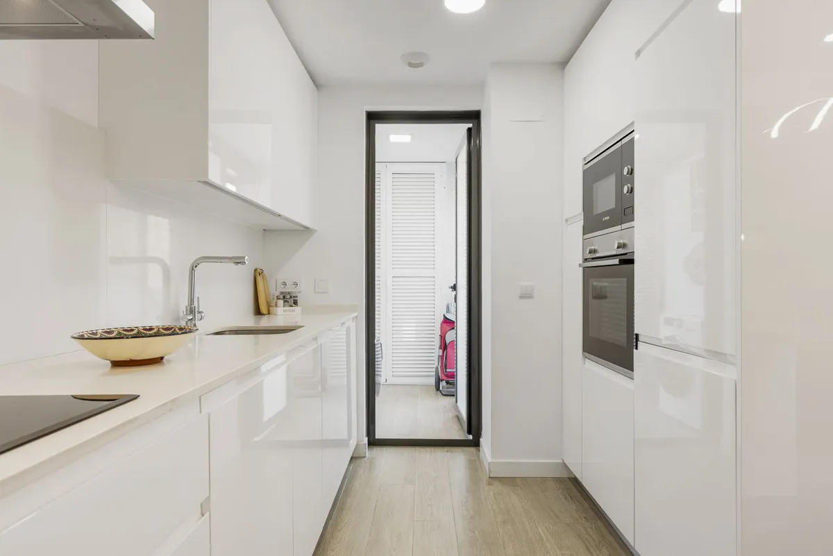 260b075e-9fa8-49b8-a935-3a574015e455