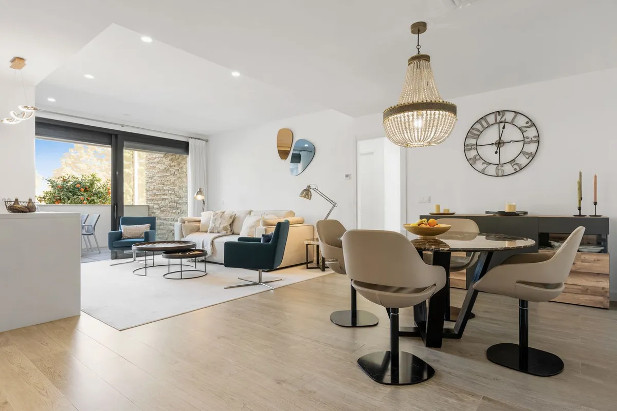 51854301-14d2-4f33-ba48-9edcd34e9779