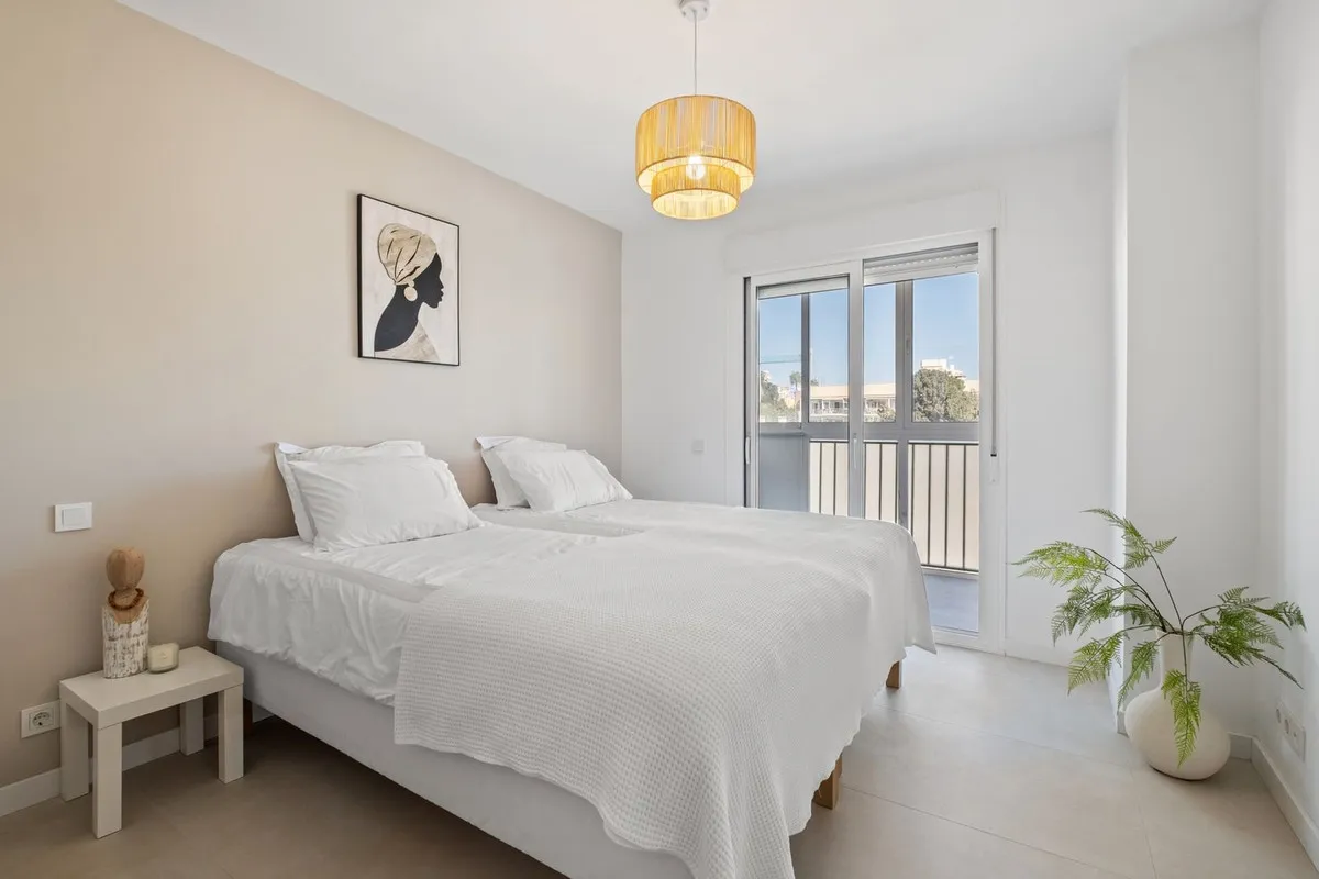 38d3e95a-05db-457b-8f14-89a1c1bc020d