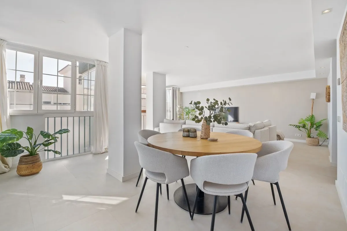 5a2facd3-7ac3-4a7e-80a7-e76693cfc8b2