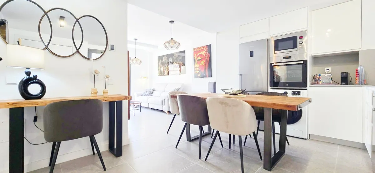 250c7bcb-67f4-42ed-a442-0b9bd711dfab