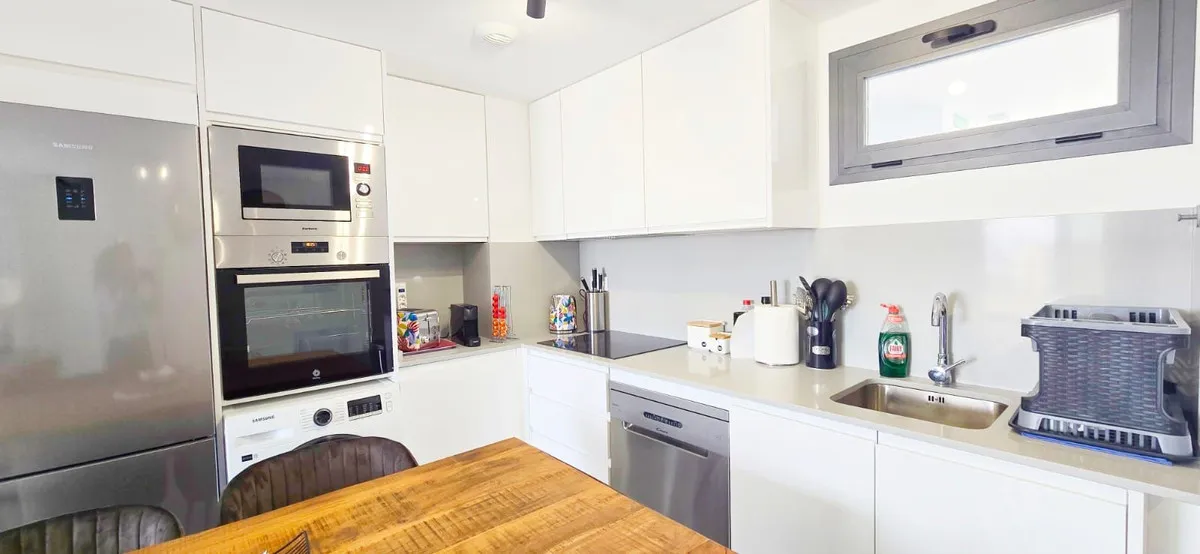 e7b732a1-43b2-4fea-8076-9cd7b8d97de4