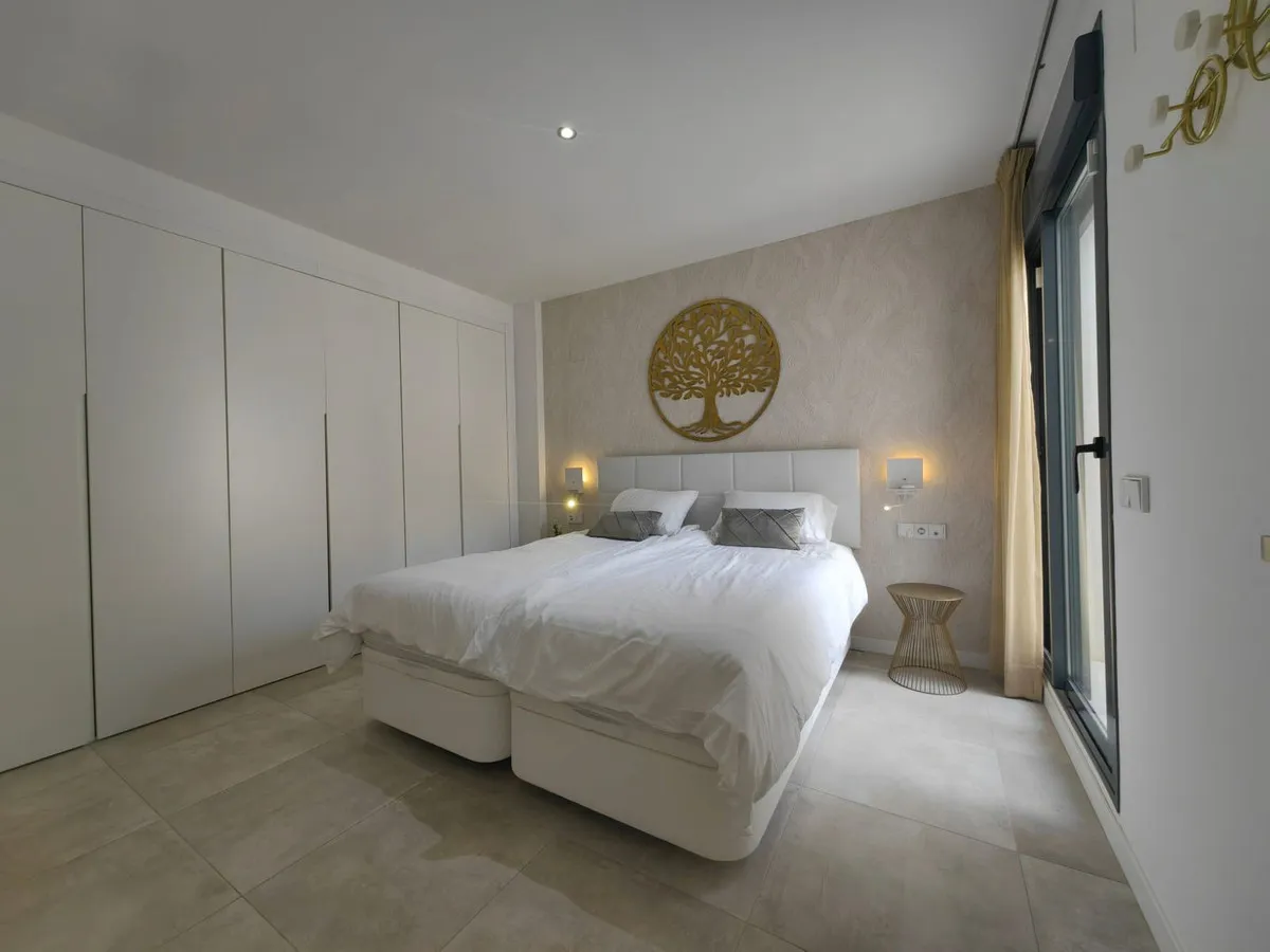 273b5bf2-bedd-4258-81a8-868e79210414