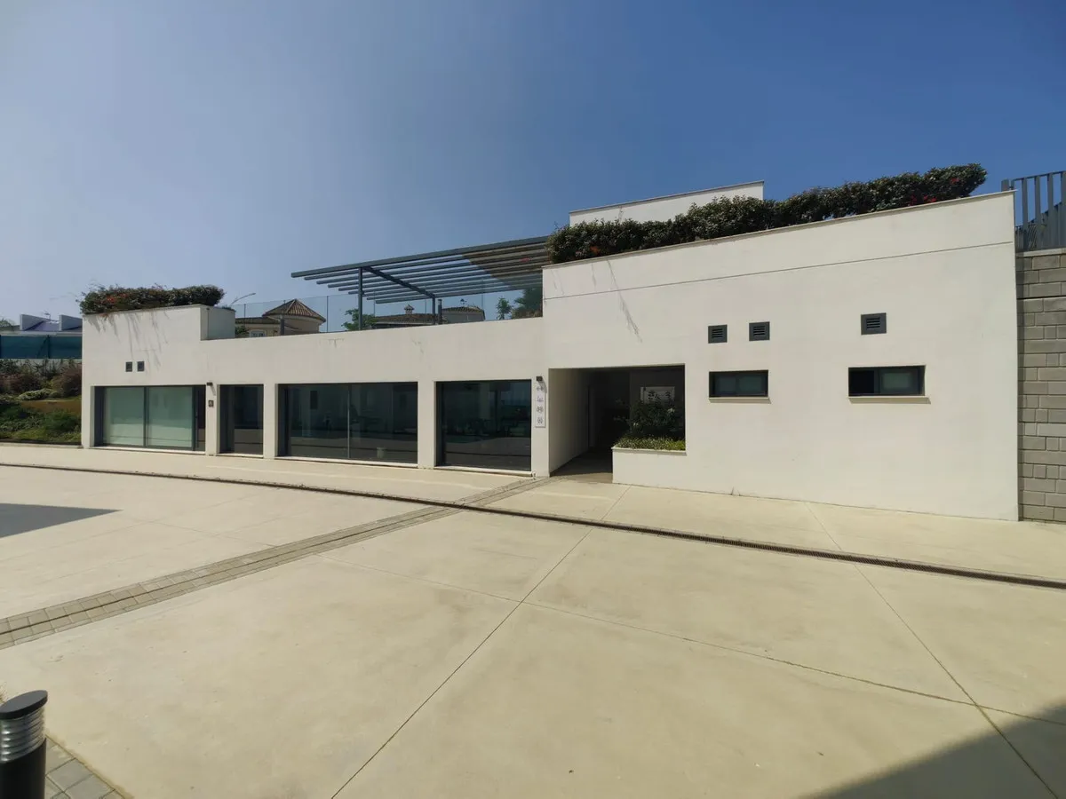 a2c31148-65d2-40e1-bb5a-df0dd30147ec