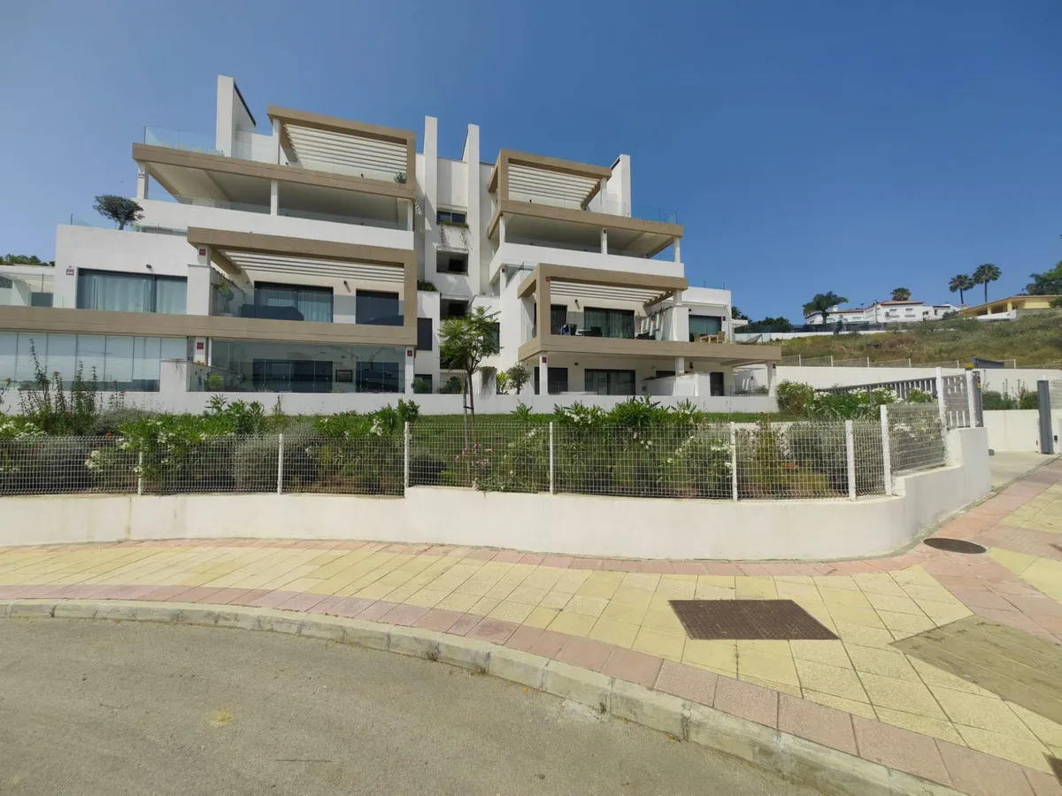 b6157320-2c4a-4d5e-b513-9a6959bec7aa