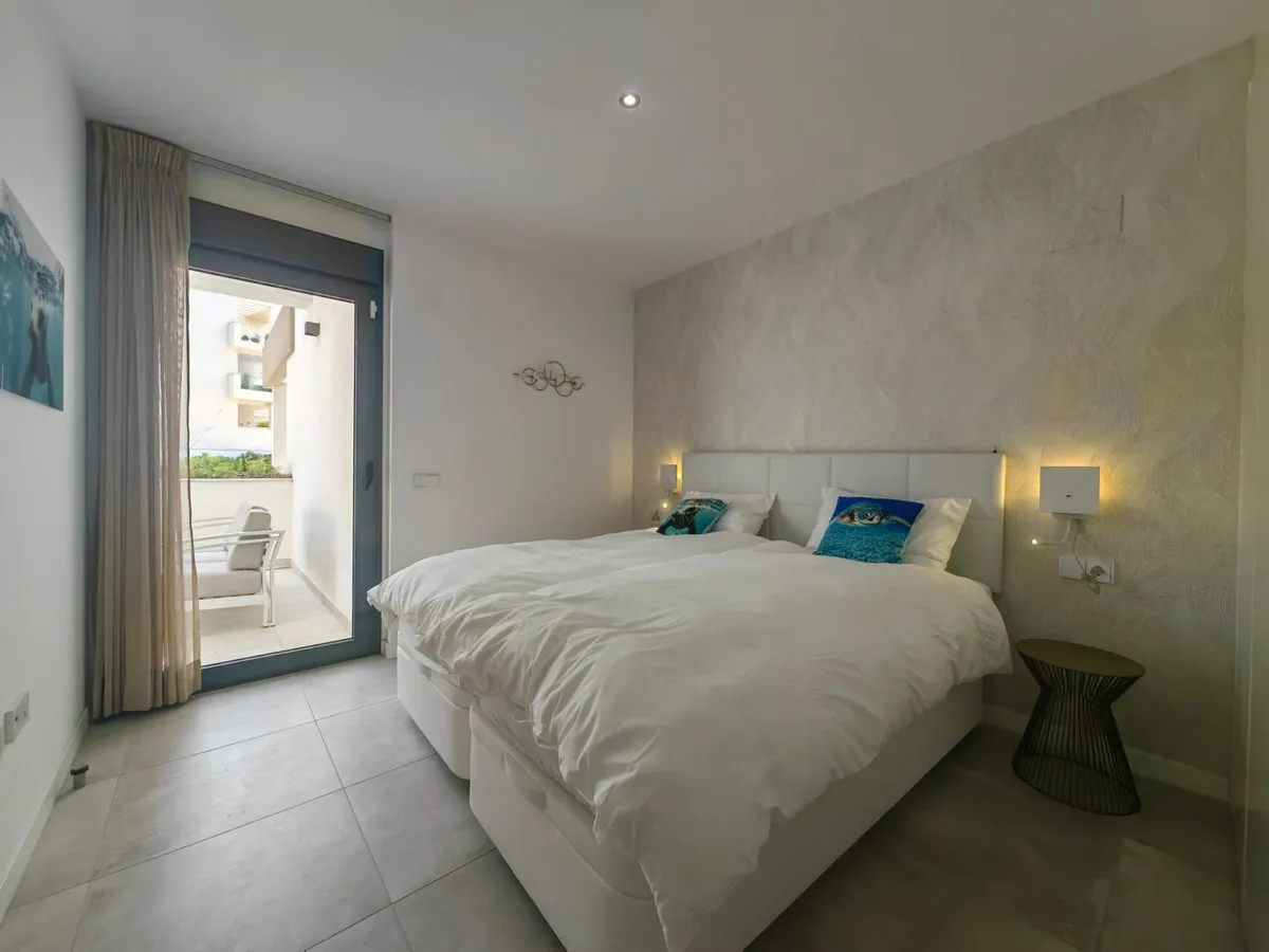 caa32f7f-f921-4b5f-adb2-8a1a627a3cda