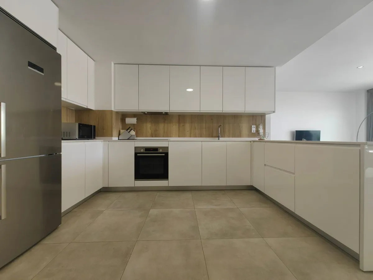 d51d0ad9-0e75-43c5-bbfd-b24bf5ec9bd8