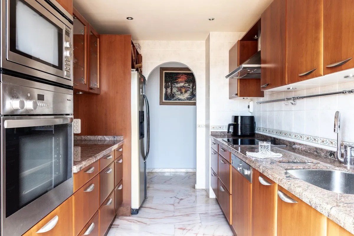 f4cc08d1-a5d8-4b6e-9645-b2f5373023ce