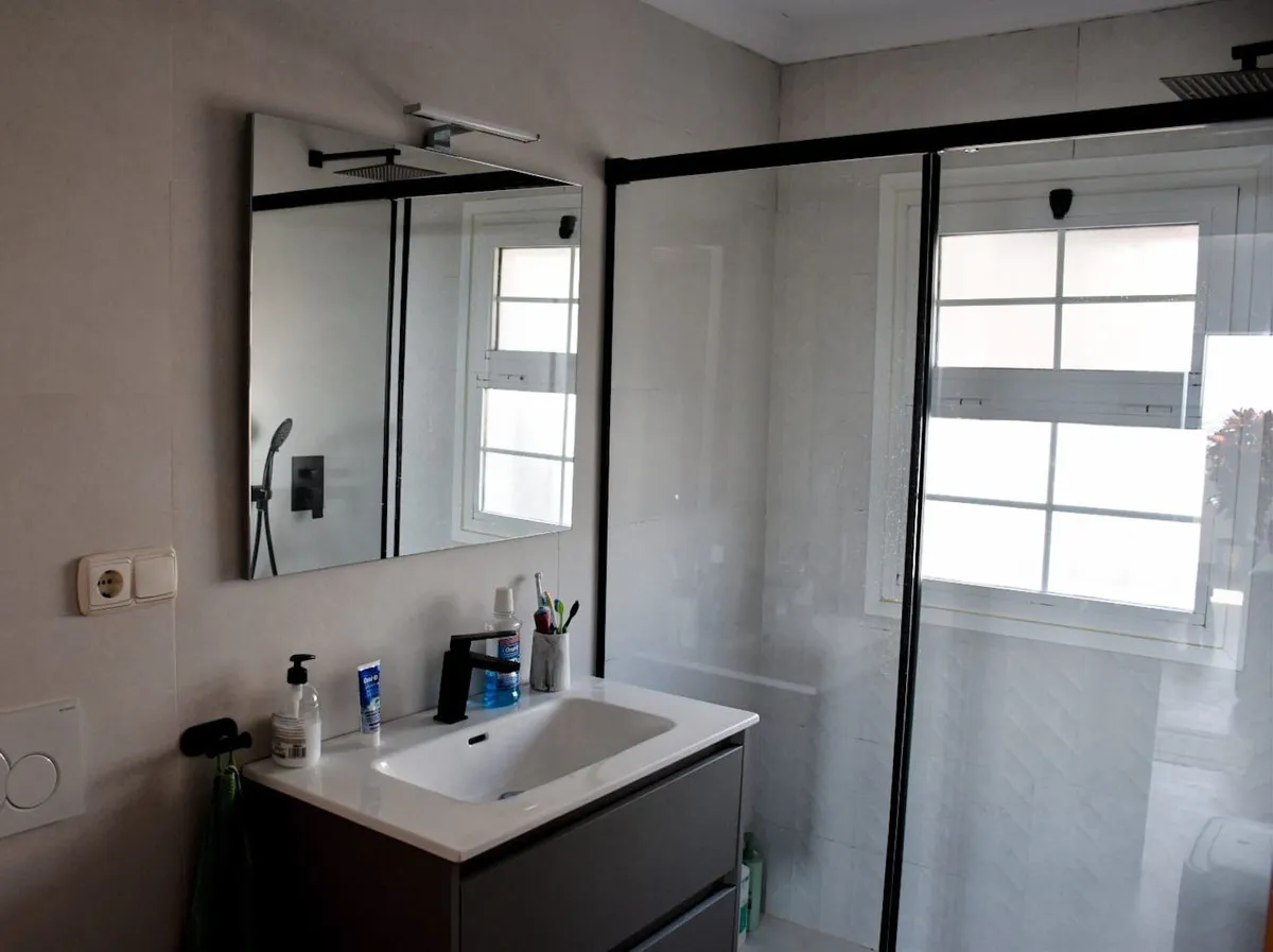 56086f8f-5027-4aaa-9f5c-50c782f6f19c