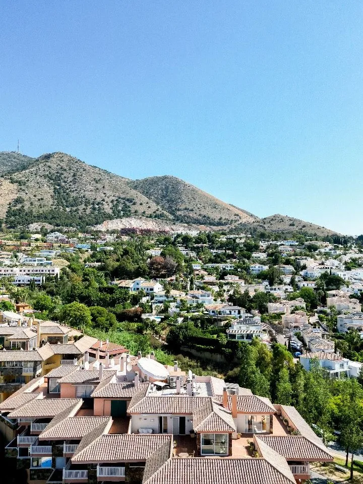 9e8127f9-58c0-4a41-9d6a-bd4248451940