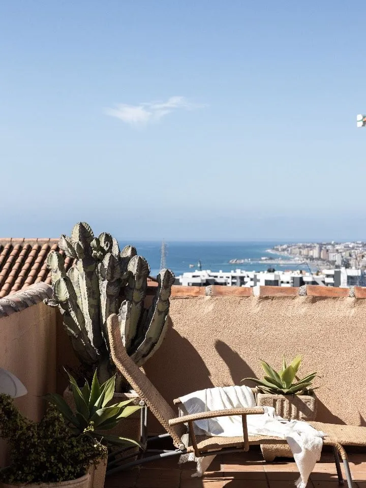 b9752705-4980-4d2e-be6a-f8b80bd683e7