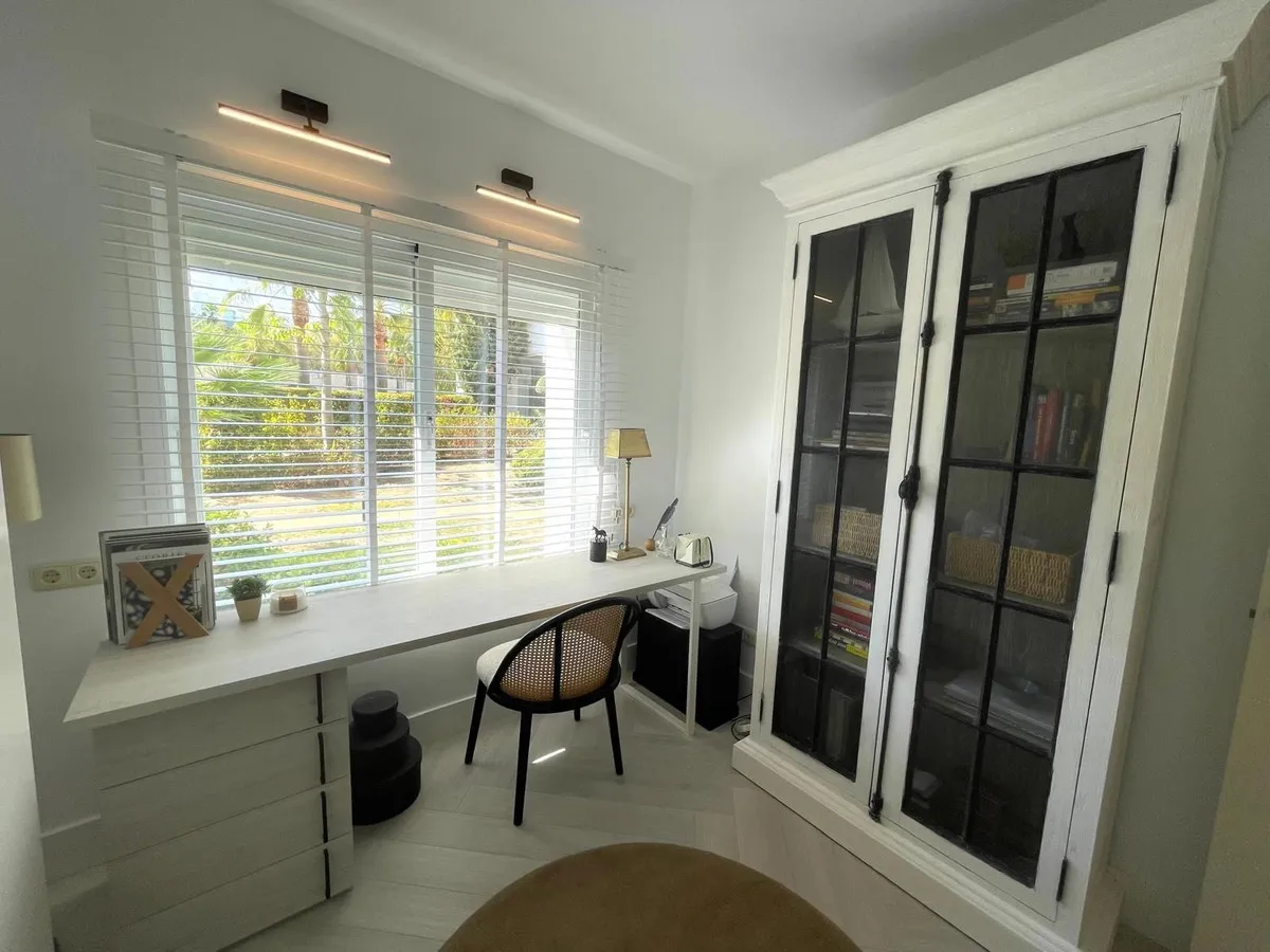 b8d856bc-5497-4182-bdb3-abd8ce4a6a1c