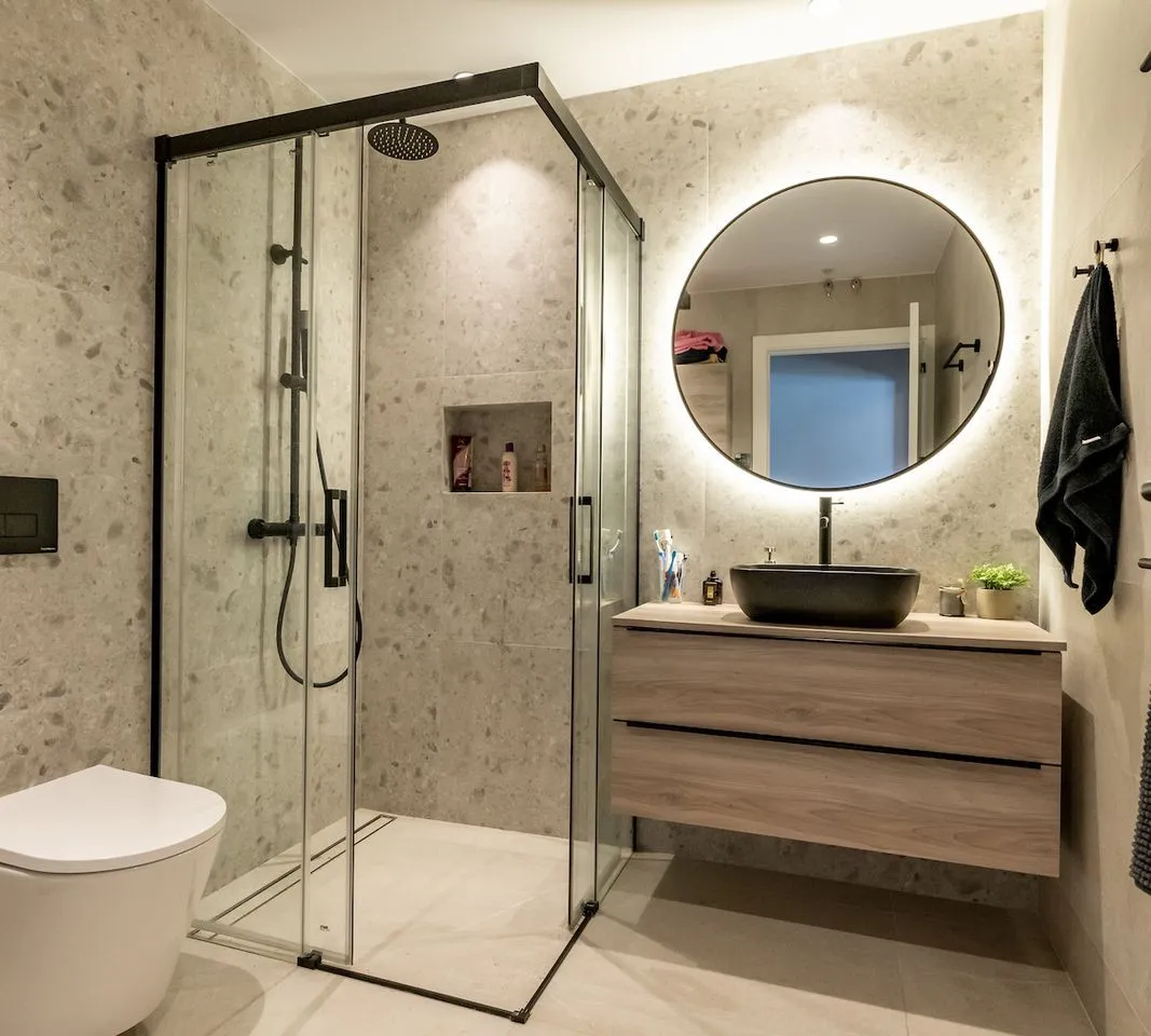 c0dc6b2c-a618-423b-b453-a41e008179ec