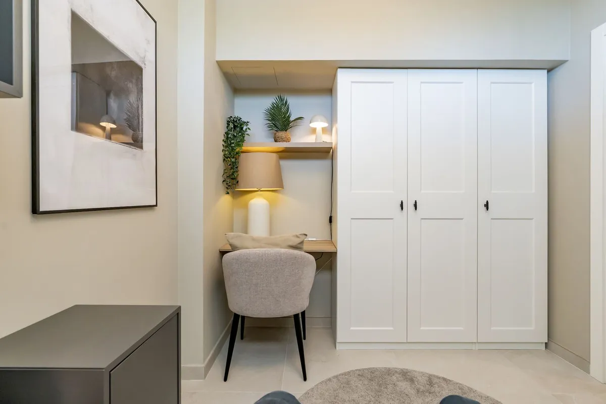 c2360204-87f5-47a4-8241-a10c114e0631