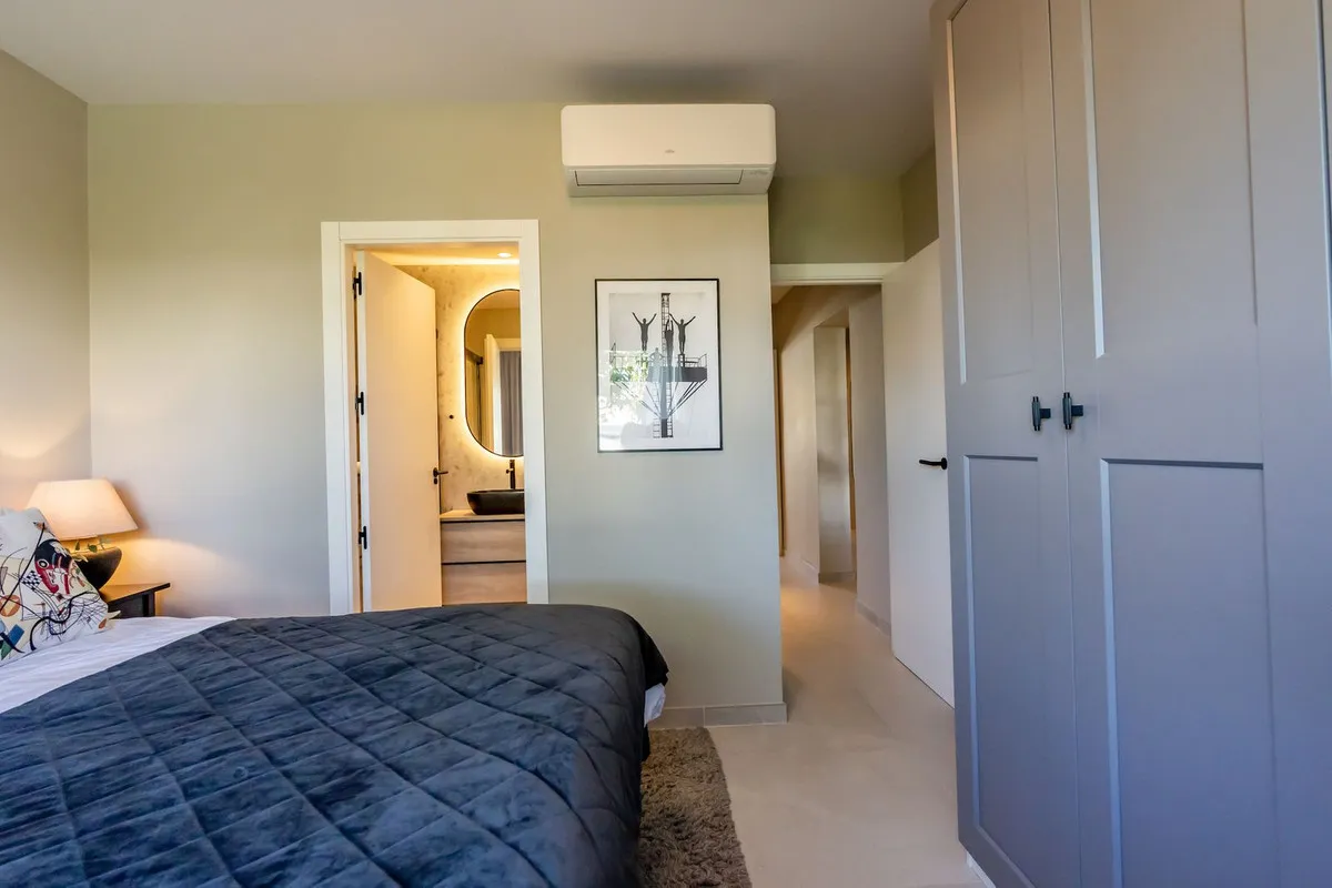 e48a332a-3322-4239-b5bf-7d2aa5824306