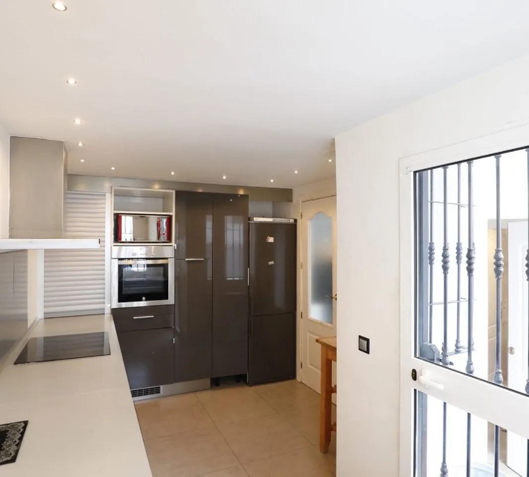 053345eb-3afb-4fe3-8477-92148468ea2c