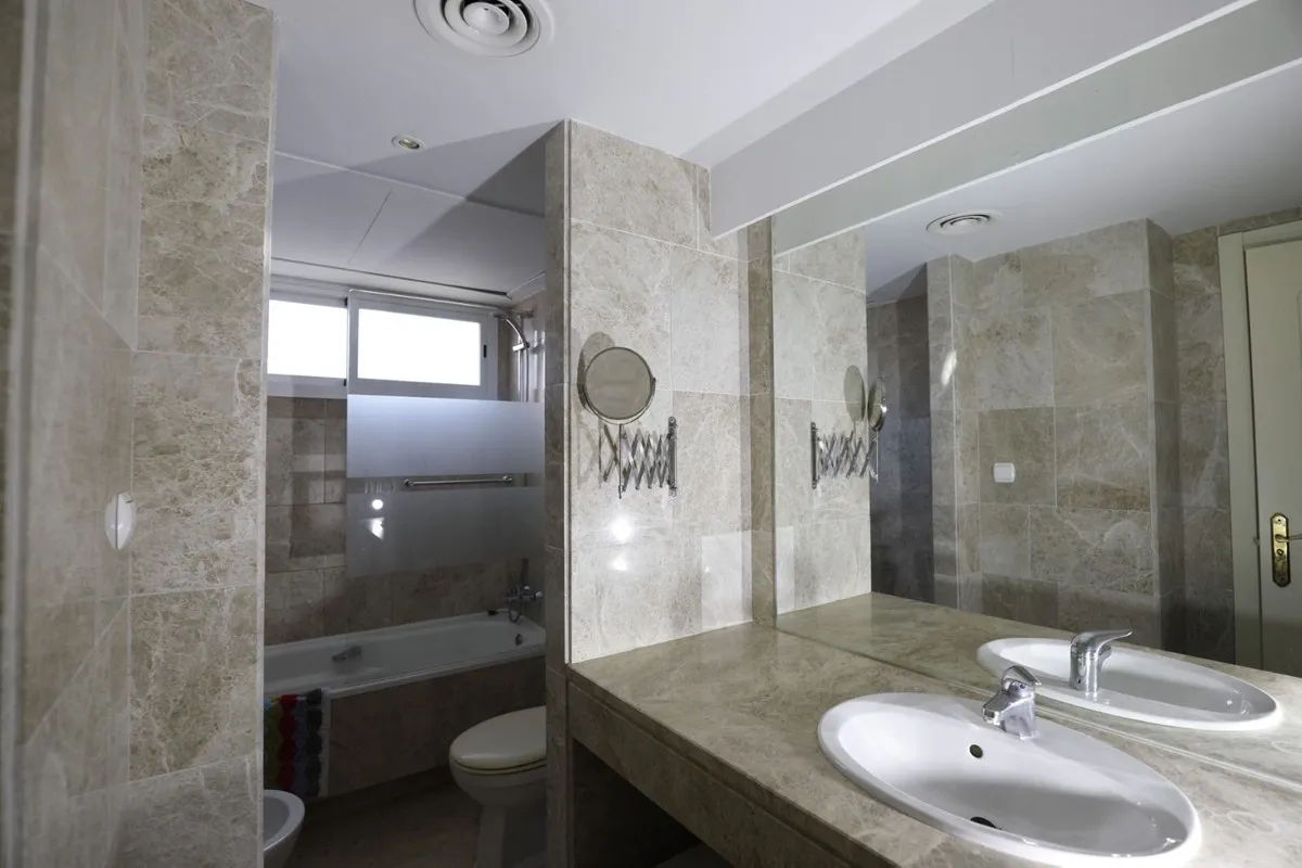 1bf74e1e-00a9-4786-8383-3a41608d2a12